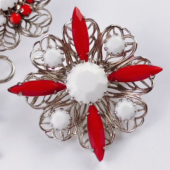 VTG Mid Century Brooch Red White Blue Glass Floral Lot Silver Tone 50s 60s Pin - Picture 11 of 11